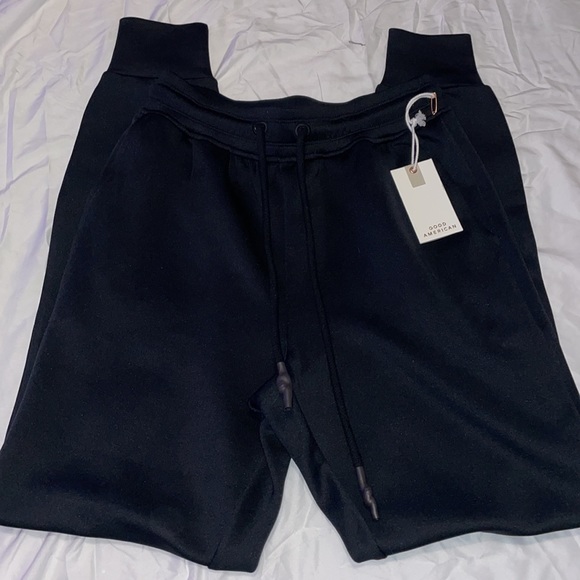 BNWT. Good American black joggers. Drawstring with pockets. Size 1 - Picture 4 of 7
